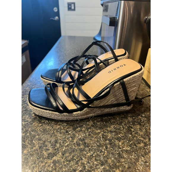 New Torrid Laceup Strappy Platform Wedge (WW) - Picture 8 of 8